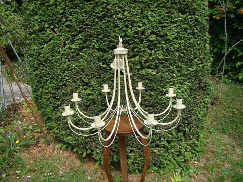 Lustre en acier � 8 branches
50 Gargenville (78)