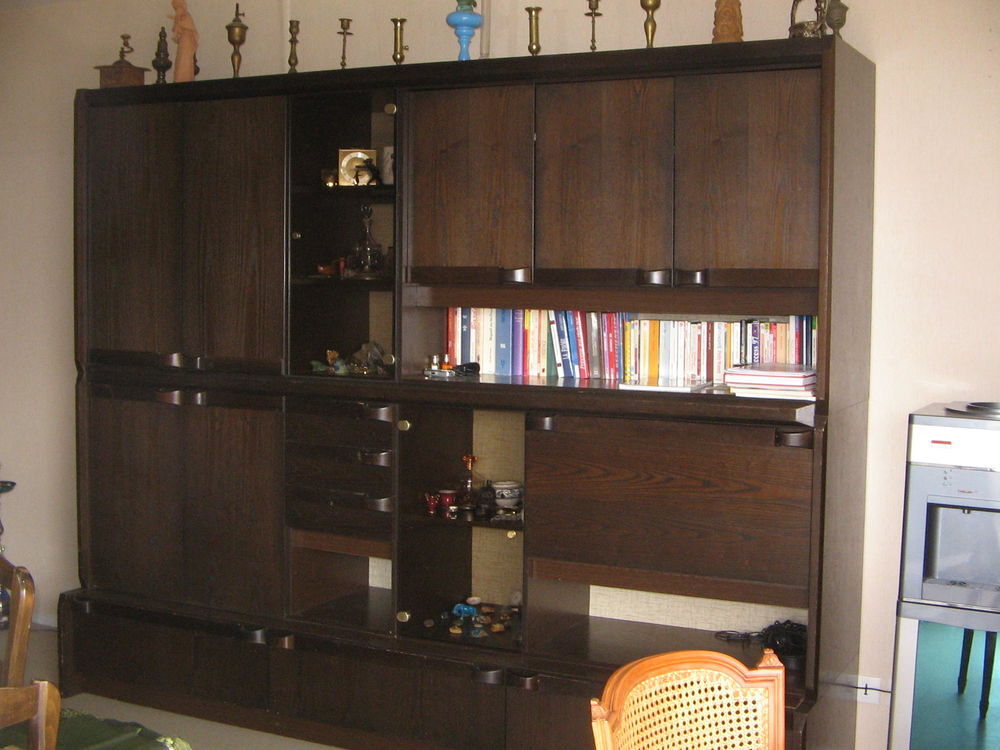 Grand living avec bar, logement TV, biblioth&egrave;que, 5 &eacute;l&eacute;ments Meubles