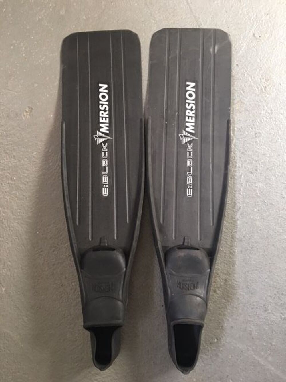 Palmes de chasse et apn&eacute;e longueur 87cm Taille 42-44 Sports
