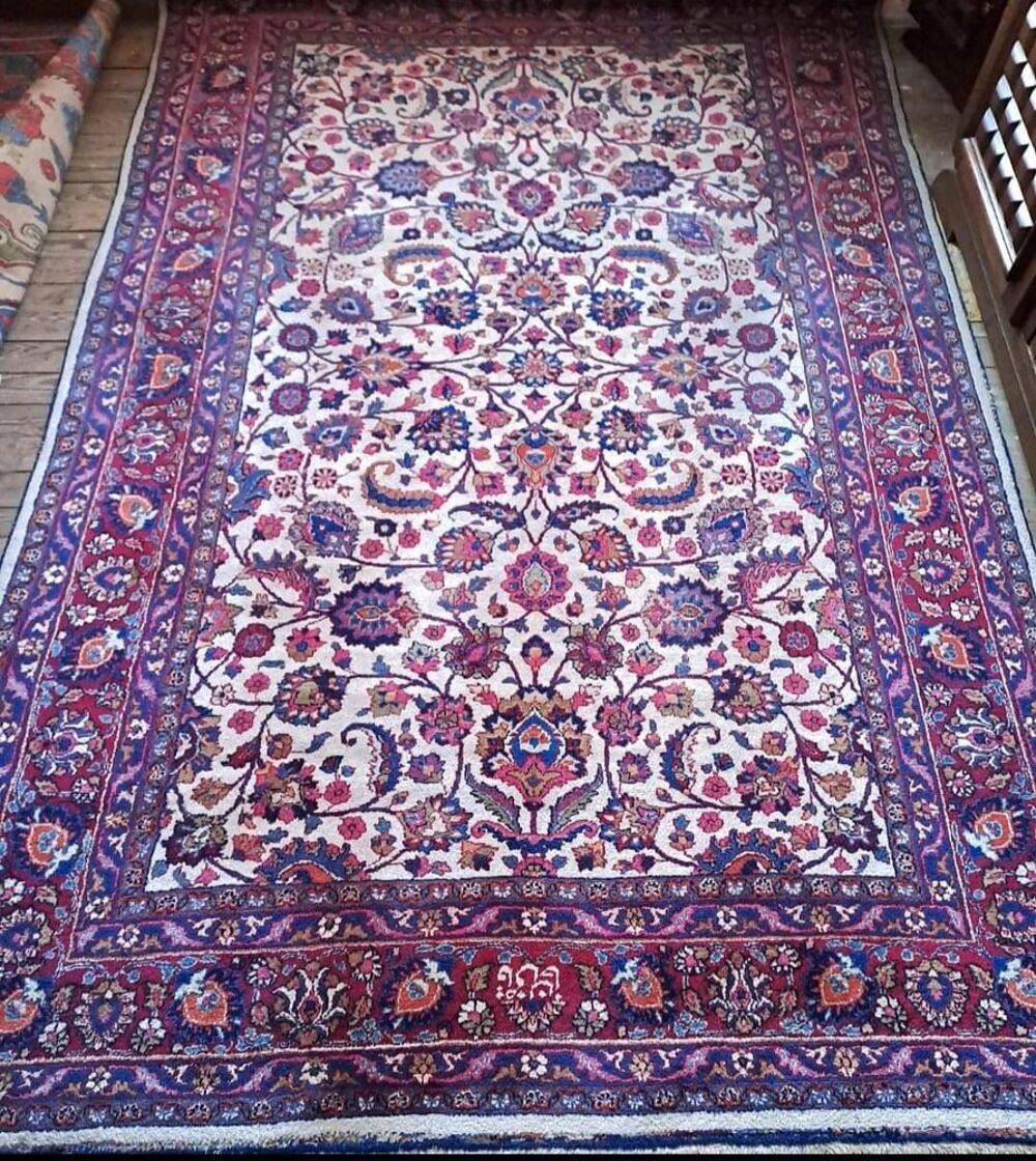 Tapis Persan antique sign&eacute; fait main en laine Décoration