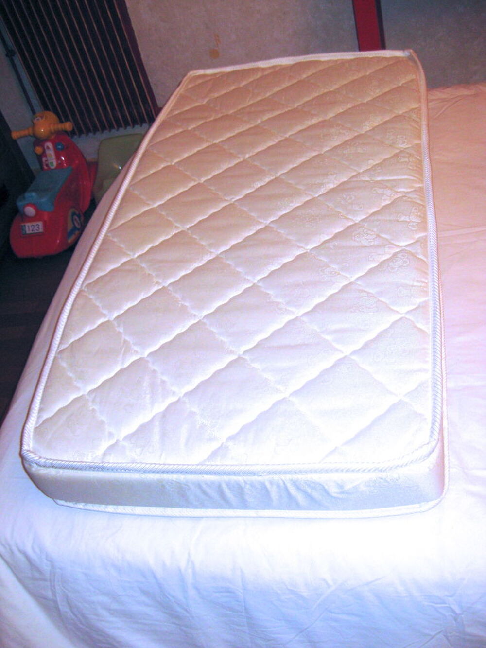 LIT PARAPLUIE B&Eacute;B&Eacute; + MATELAS Meubles