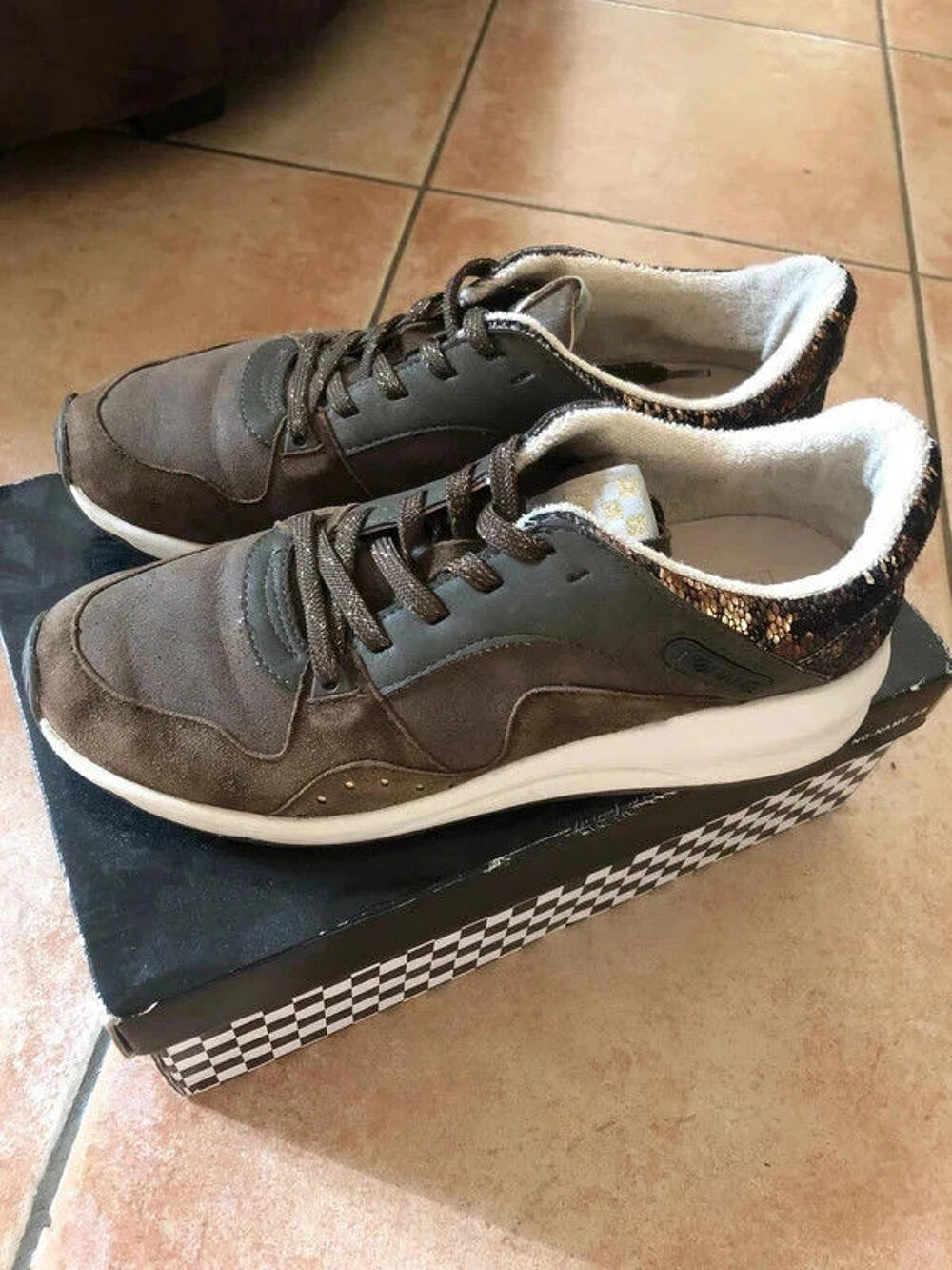 Sneakers kaki NoName P39 en parfait &eacute;tat &agrave; 27 euros Chaussures