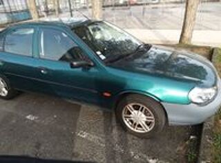 Mondeo 1.8i GLX 1998 occasion 70000 Vesoul