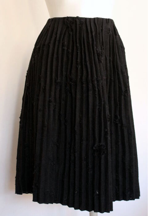 Jupe pliss�e noire MIU MIU distressed skirt T.38 150 Issy-les-Moulineaux (92)