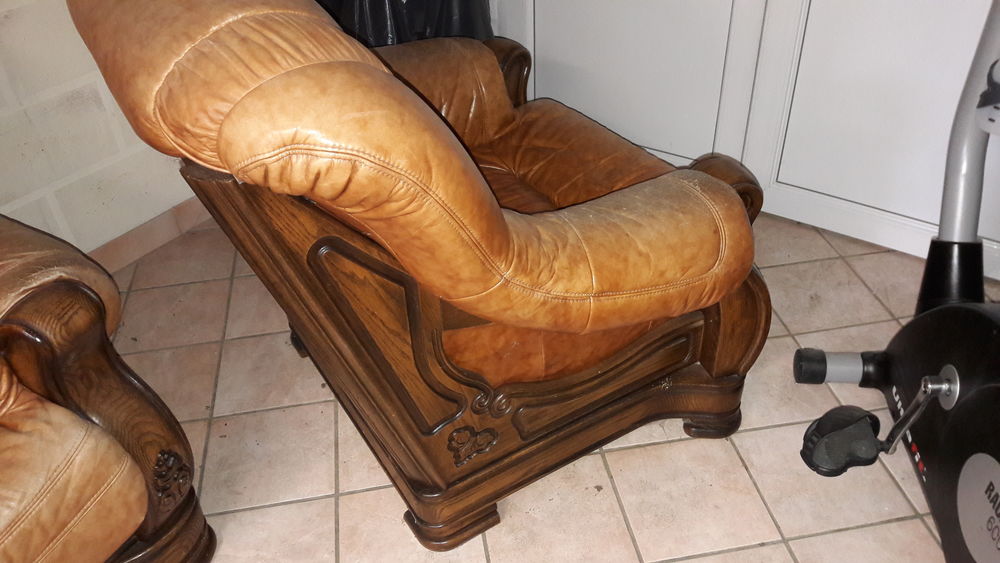 2 fauteuils ch&ecirc;ne et cuir marron clair Meubles