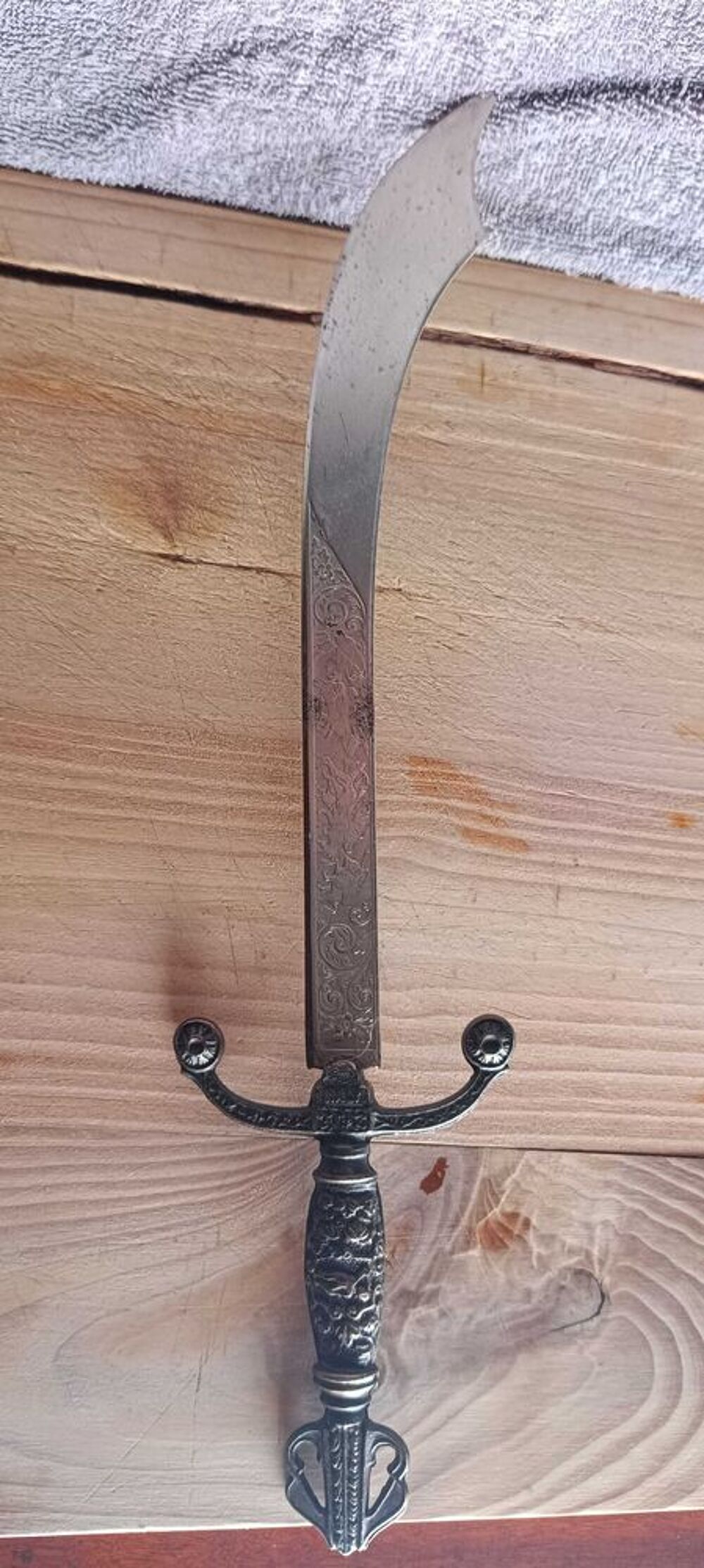 ancien coupe papier dague cimeterre m&eacute;tal d'art ITALY 