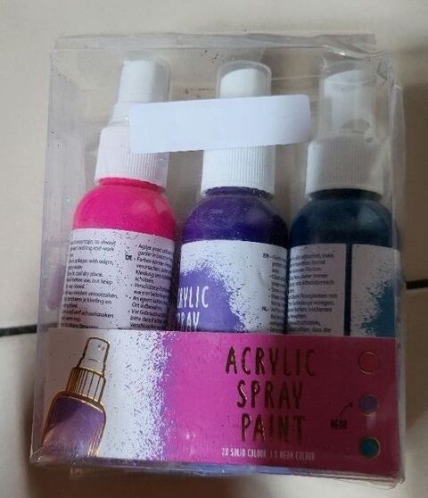 3 sprays de peinture acrylique à l'eau 3 Beauchamp (95)