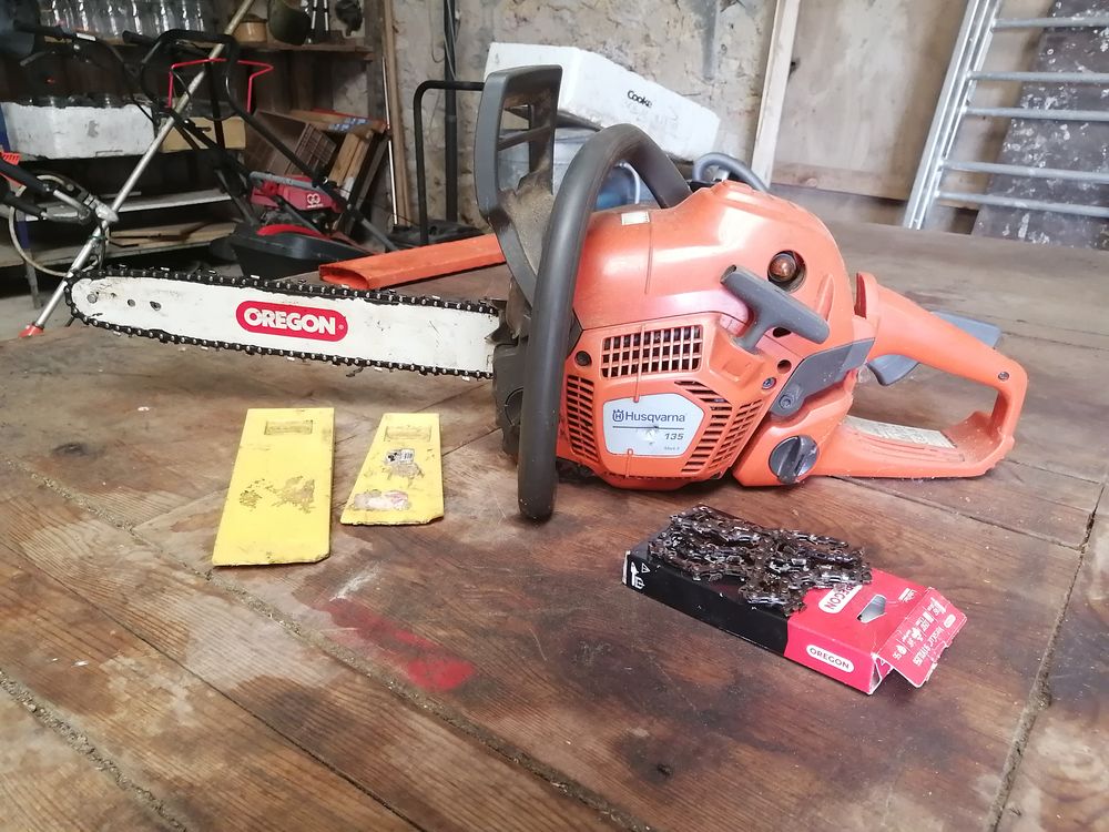 TRONCONNEUSE HUSQVANRAR 135 Bricolage