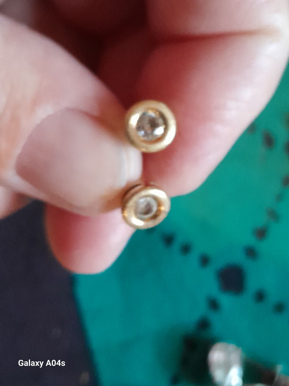 Diverses boucles d'oreilles plaqu&eacute; or argent 2 euros l'unit&eacute; Bijoux et montres
