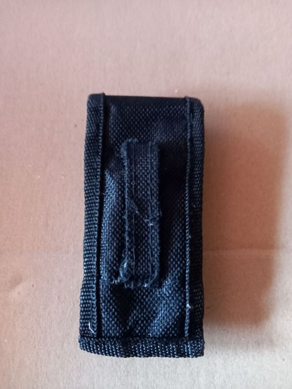 Petit &eacute;tui noir &agrave; accrocher &agrave; la ceinture Maroquinerie