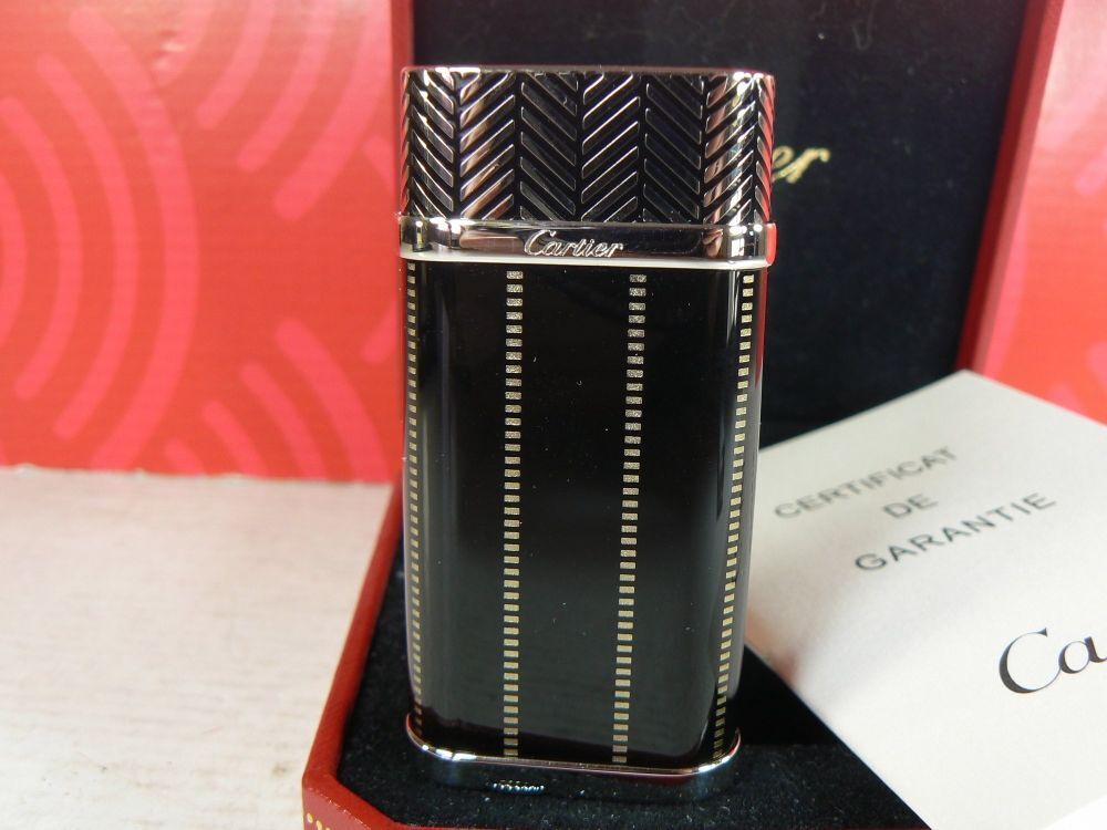 Briquet Cartier Ovale D&eacute;cor - Art Deco 