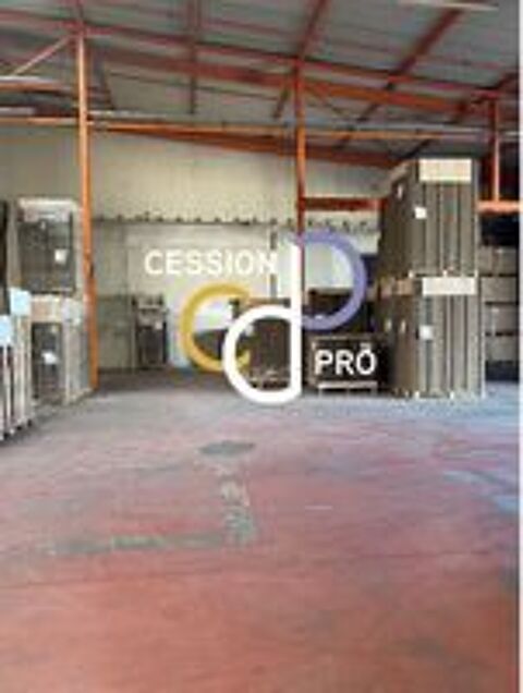   LOCAL D'ACTIVITÉ OU DE STOCKAGE DE 2 097 M² + EXTENSION POSSIBLE PRÉAU DE 432 M² + BUREAU DE 60 M² À 