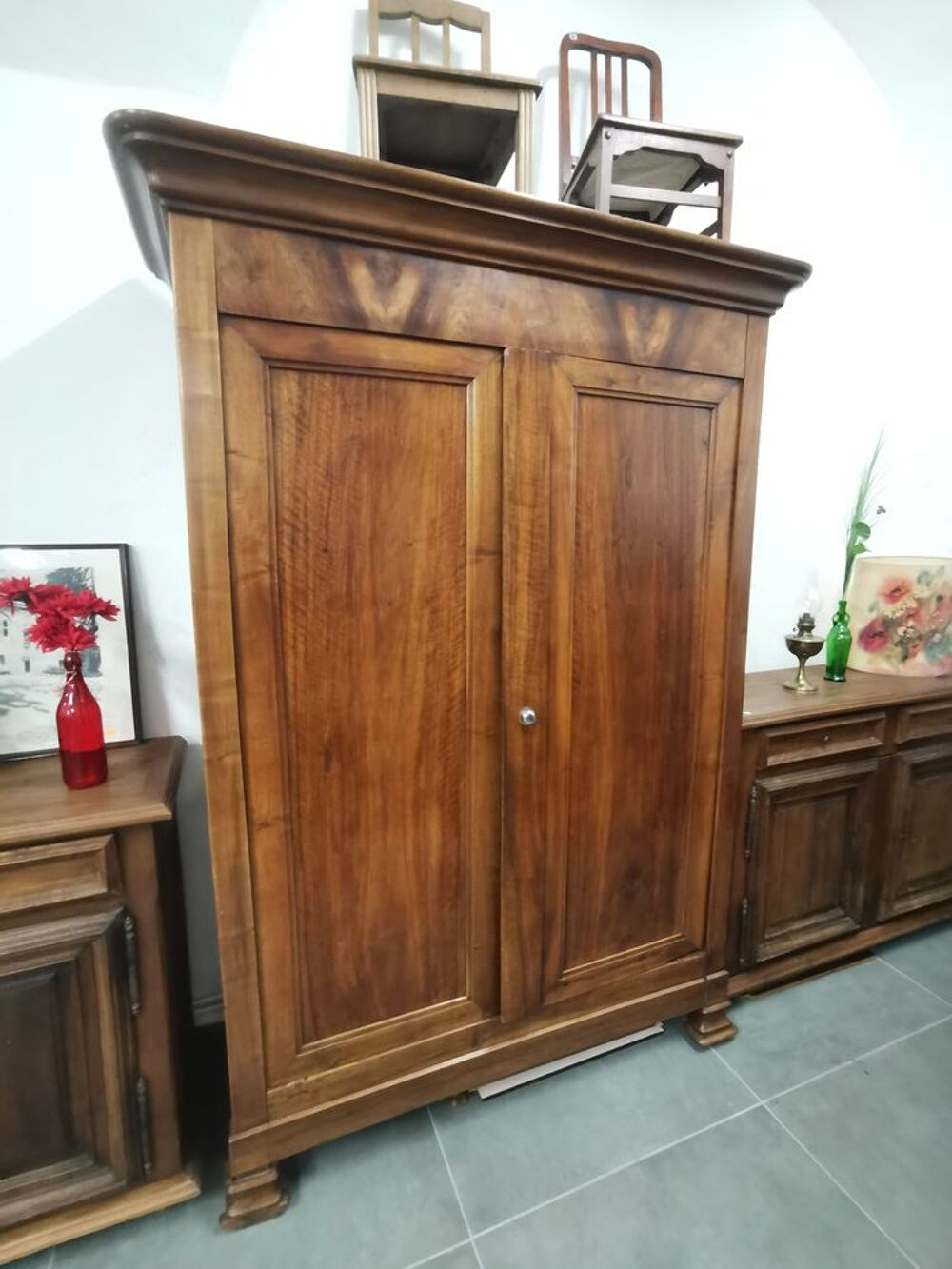 Grande armoire en noyer Meubles