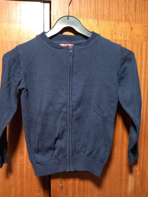 Gilet marine garon 8 ans 1 La Fert-sous-Jouarre (77)