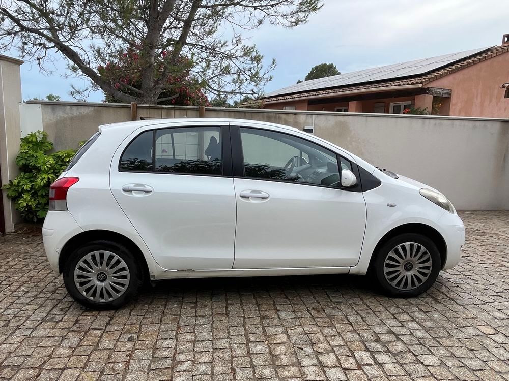 Yaris 1.0 - 69 VVT-i Confort Pack 2010 occasion 83520 Roquebrune-sur-Argens
