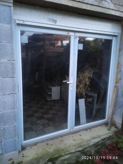 Porte fen�tre avec volet roulant 780 Saint-Didier-sur-Chalaronne (01)