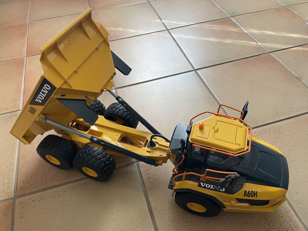 Bruder camion benne articul&eacute; Volvo A60H (made in Germany) Jeux / jouets