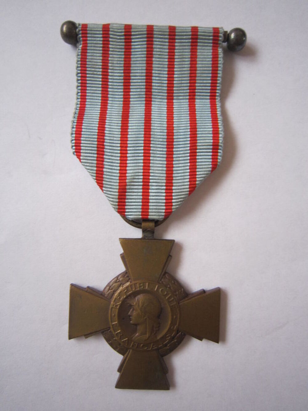 Croix du combattant et barrette
