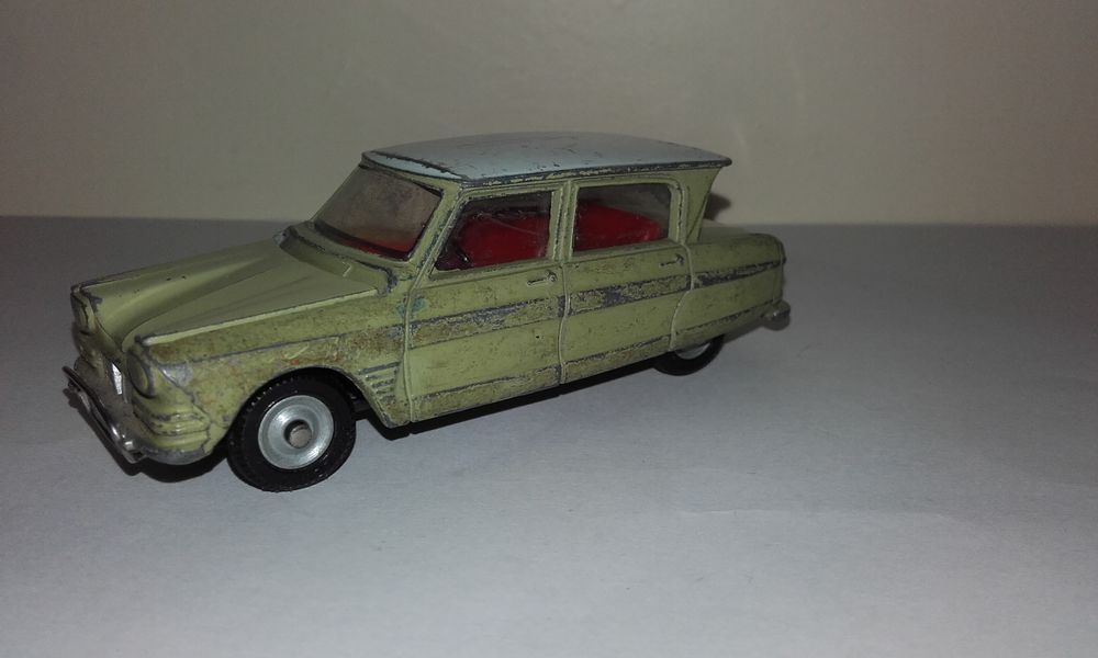 Dinky Toys Meccano - Citroen 3CV Jeux / jouets