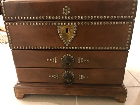 Coffre habill cuir vritable - 3 tiroirs 75 Chtenoy (45)