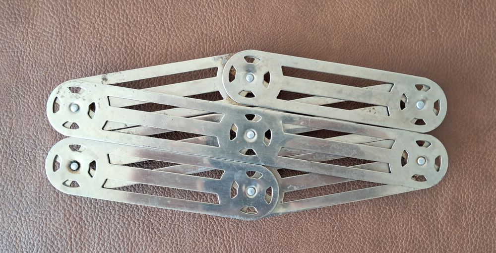 dessous de plat en m&eacute;tal m&eacute;tallique style vintage pliable Cuisine
