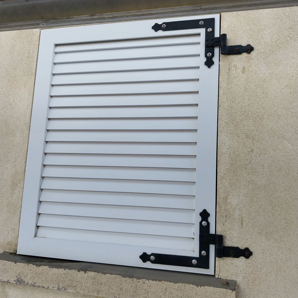 VOLETS BATTANTS PVC Bricolage