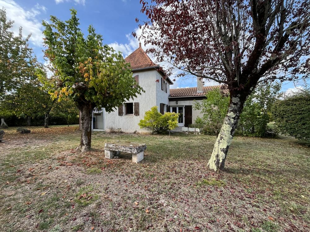 Vente Maison MAISON DE FAMILLE ET GRAND TERRAIN - MONTMOREAU Montmoreau-saint-cybard
