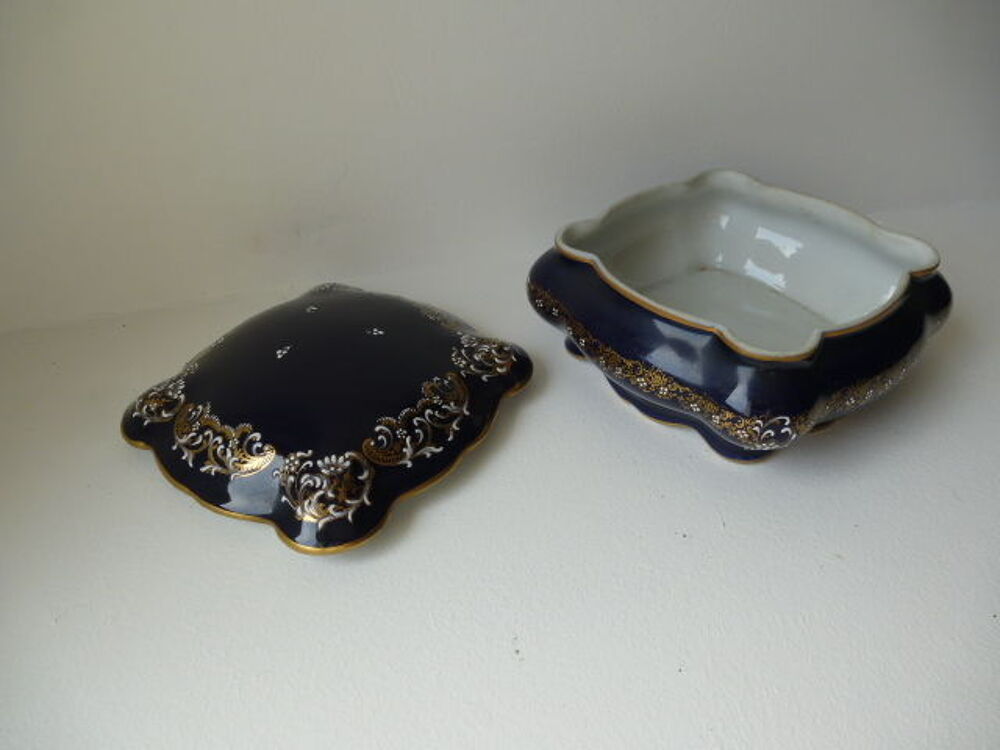 Bonbonni&egrave;re en porcelaine Décoration