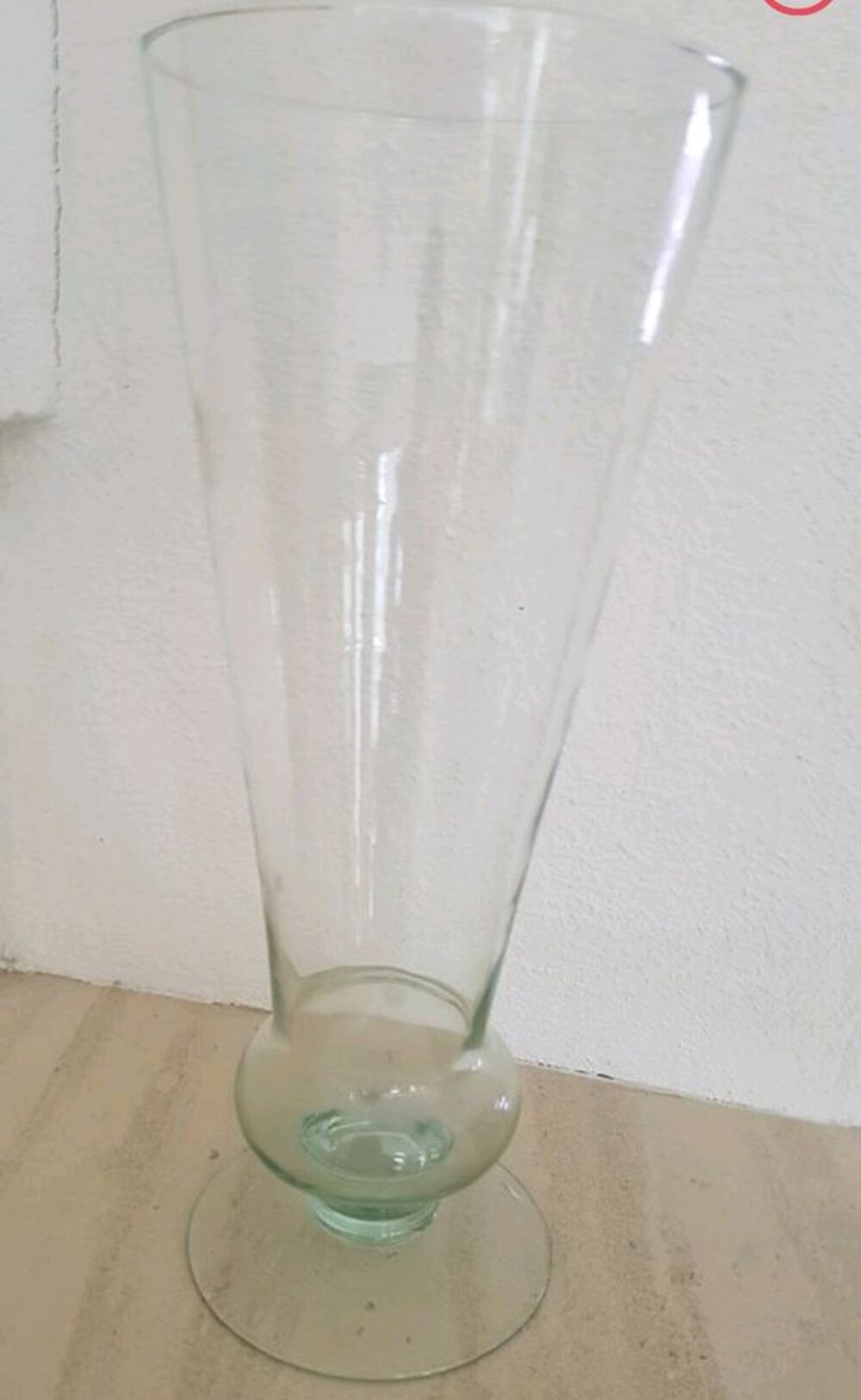 vase en verre avec pied Dcoration