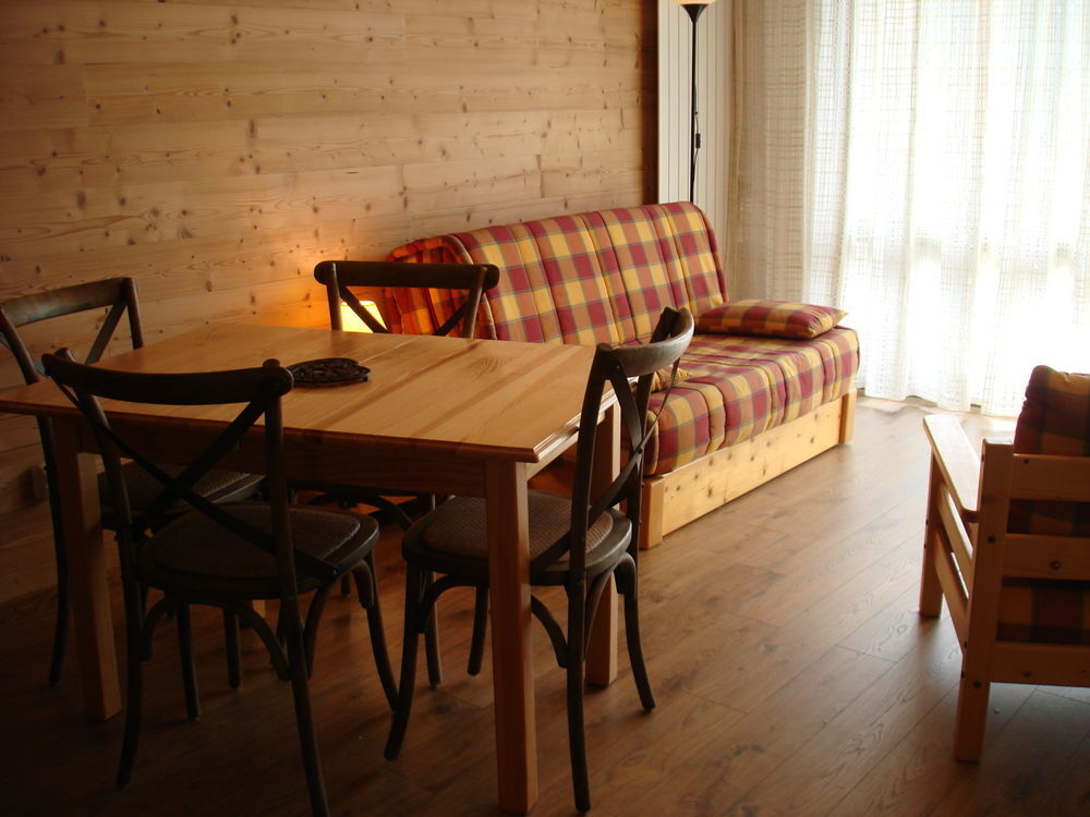   APPARTEMENT RENOVE PIED DES PISTES AVEC GARAGE FERME .
Rhône-Alpes, Les Deux Alpes (38860)