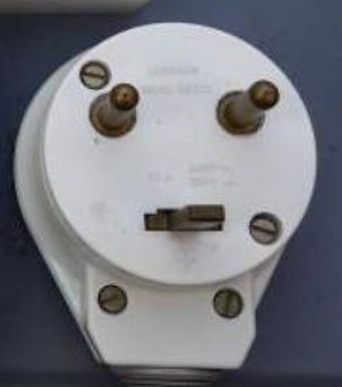 Prises Legrand 380 V 32 A 10 Beauchamp (95)