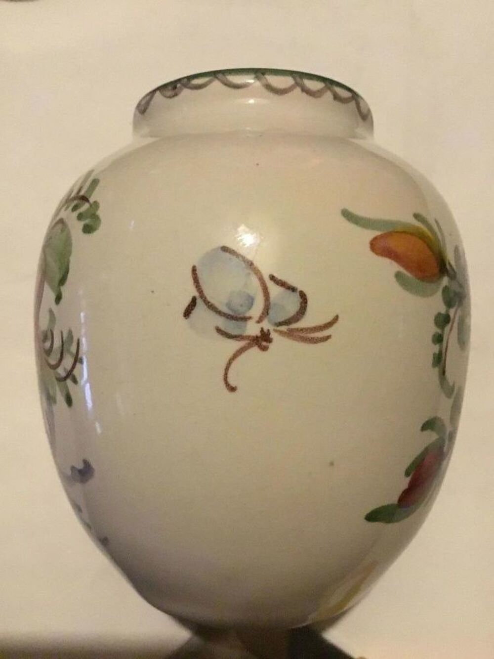 Vase original en c&eacute;ramique peint &agrave; la main - 100 