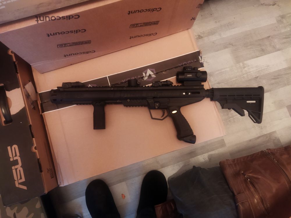 mat&eacute;riels paintball comprenant un lanceur marque Tippma Sports