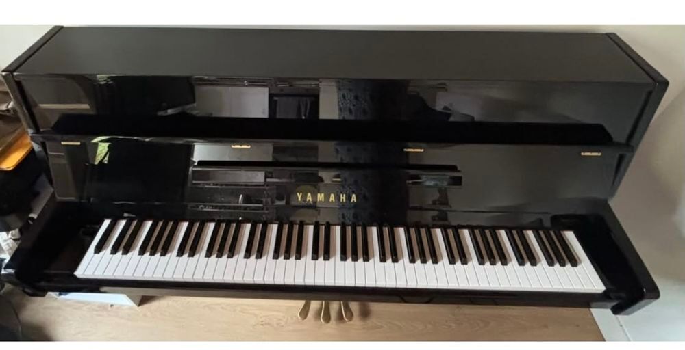 piano BL Yamaha noir Instruments de musique