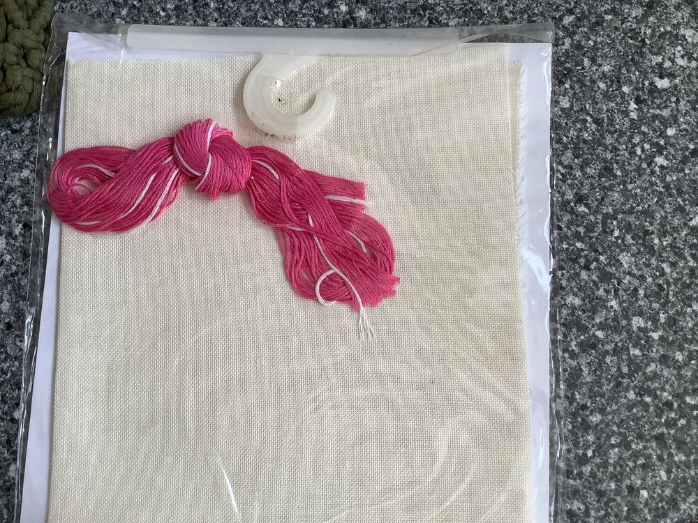 Pour les fondues de broderie aux points de croix
Décoration