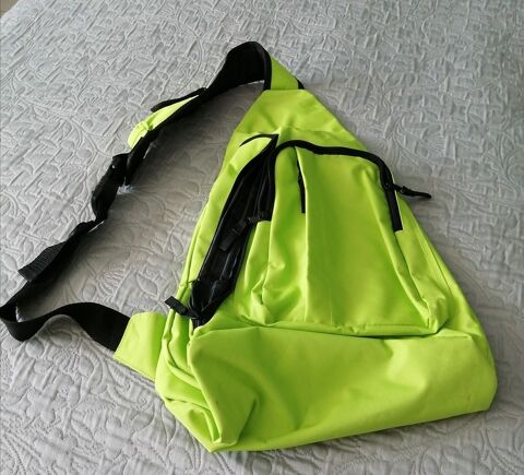 SAC  DOS VERT FLUO NEUF 8 Chieulles (57)