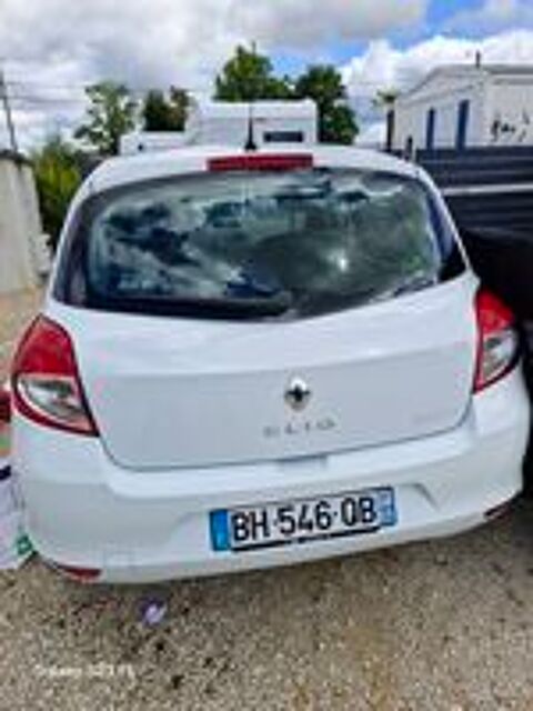 Clio III CLIO III SOCIETE DCI 75 ECO2 GENERIQUE EURO 5 2011 occasion 21400 Ch&acirc;tillon-sur-Seine