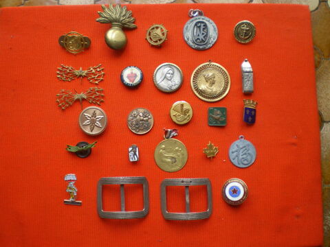 M�daille et insignes divers. 35 Caen (14)