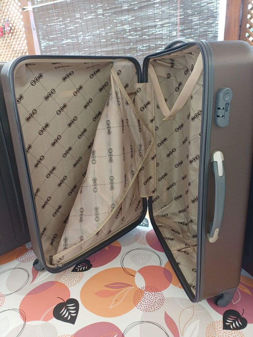 Lot de 3 valises grand mod&egrave;le Maroquinerie
