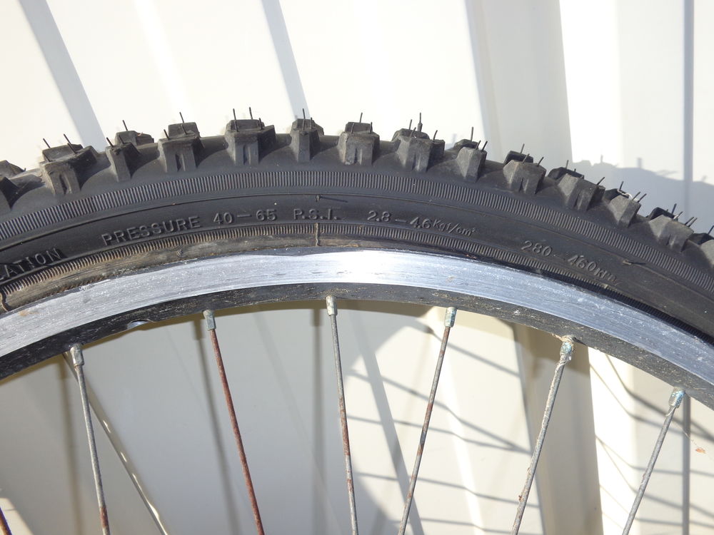 Lot de 4 pneus cyclo Vélos