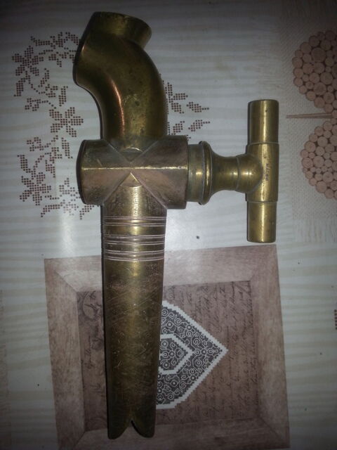 robinet ancien pour fut 50 Montceaux-ls-Provins (77)