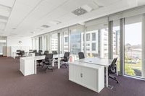   Espace de bureau ouvert pour 10 personnes à Puteaux, La Defense Tour Initiale  