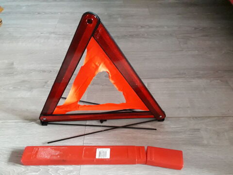 TRIANGLE DE PRESIGNALISATION . 3 Fr�vent (62)