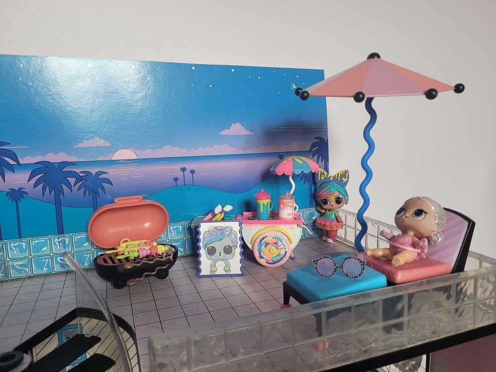 Grande maison Poup&eacute;e LOL+ 14 figurines Jeux / jouets