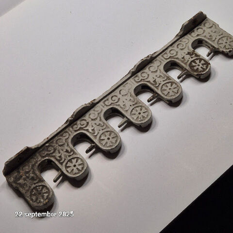 Support ou r�telier de canne de billard en fonte 30 Saumur (49)