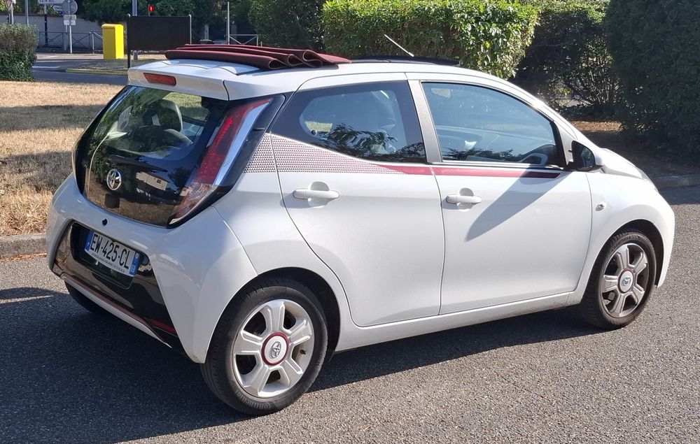 Aygo 1.0 VVT-i x-glam 2018 occasion 69260 Charbonni&egrave;res-les-Bains