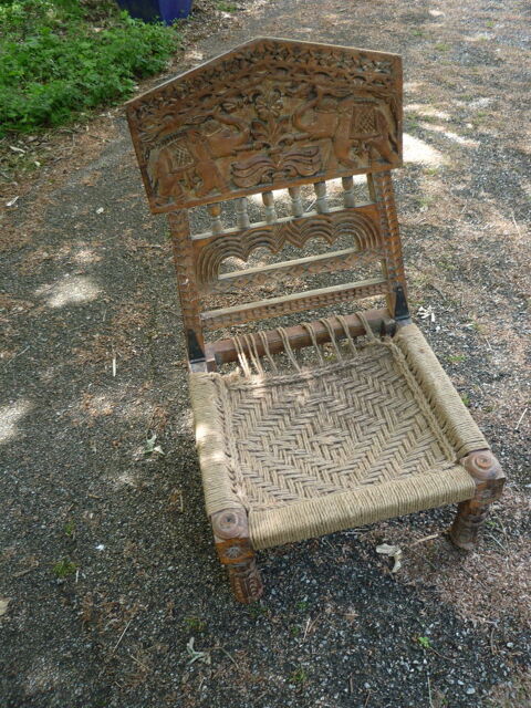 Chaise Basse Artisanale en Bois Sculpté /Déco éléphant(LC) 165 Castres (81)