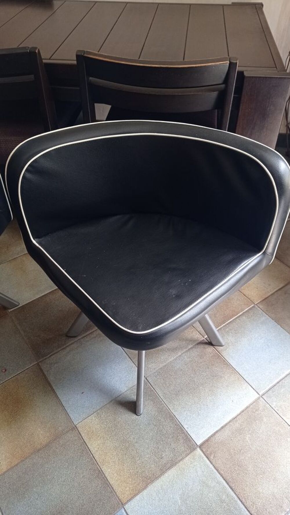 quatre fauteuils Décoration