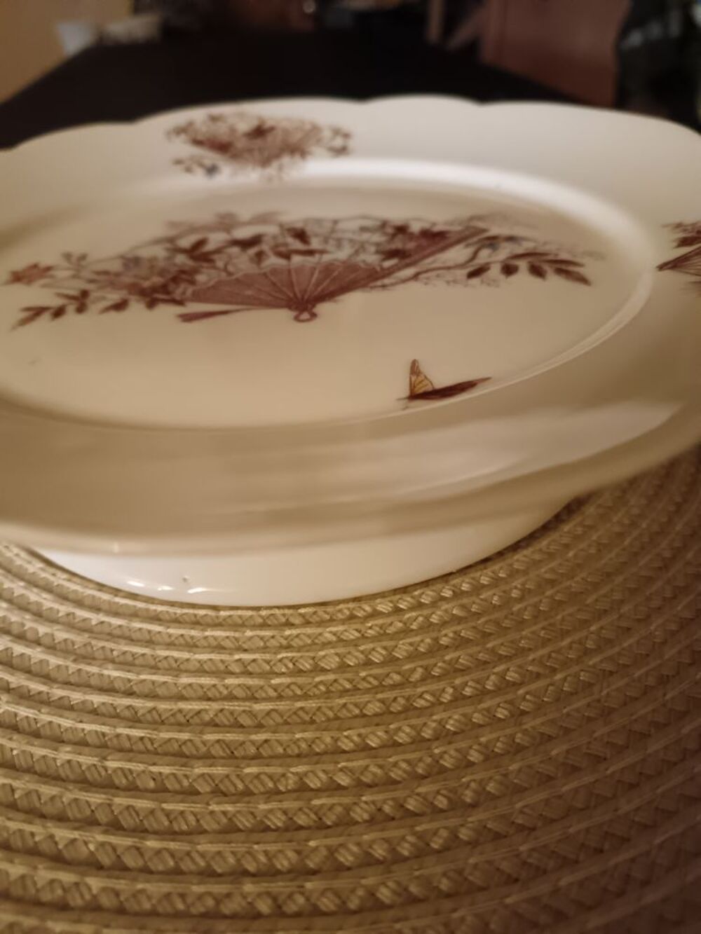 10 assiettes anciennes et une coupe sur pied en porcelaine Cuisine