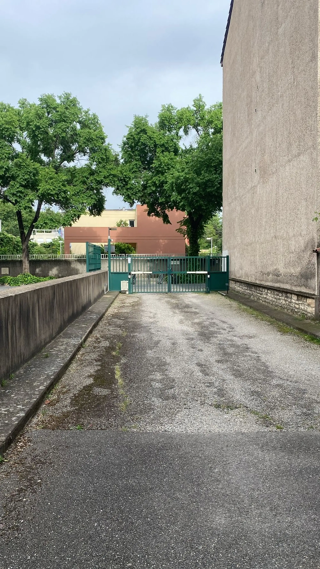  Parking / Garage à louer 12 m² Villeurbanne